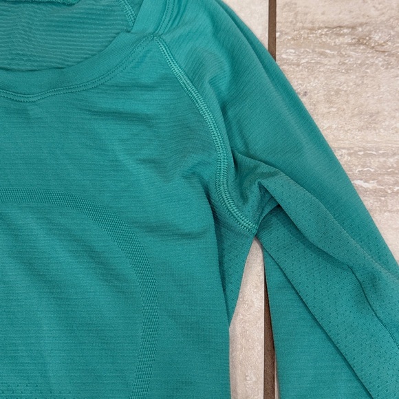 Lululemon Swiftly Tech Long-Sleeve Shirt Race Length Size 2 - Picture 4 of 16